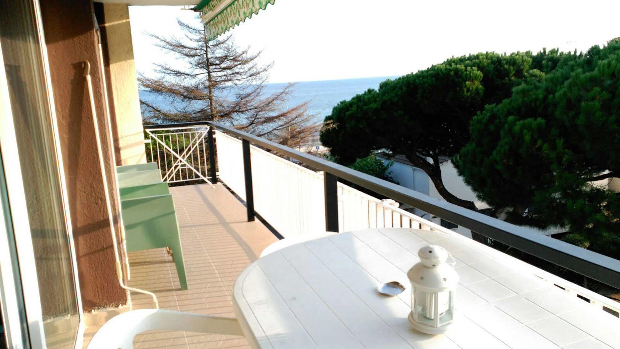 סנט אנדראו דה יאבאנרס Apartment Llavaneres I מראה חיצוני תמונה